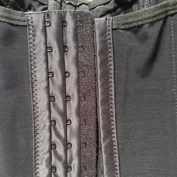 Courset Going Out Top - Picture 3 of 3